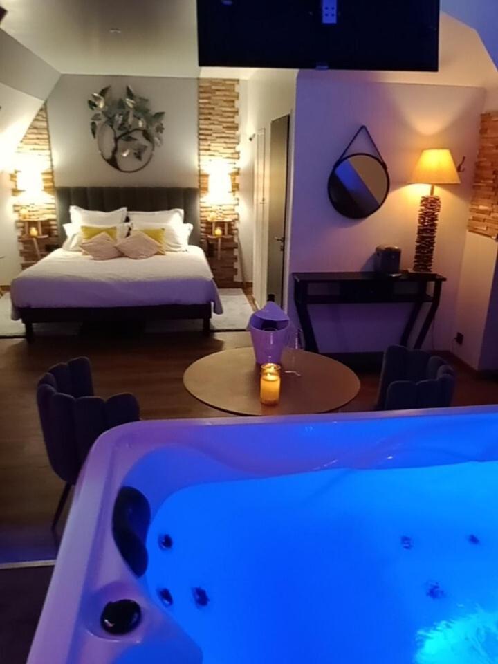 Manoir Du Grand Chene Hotel La Vraie-Croix Quarto foto